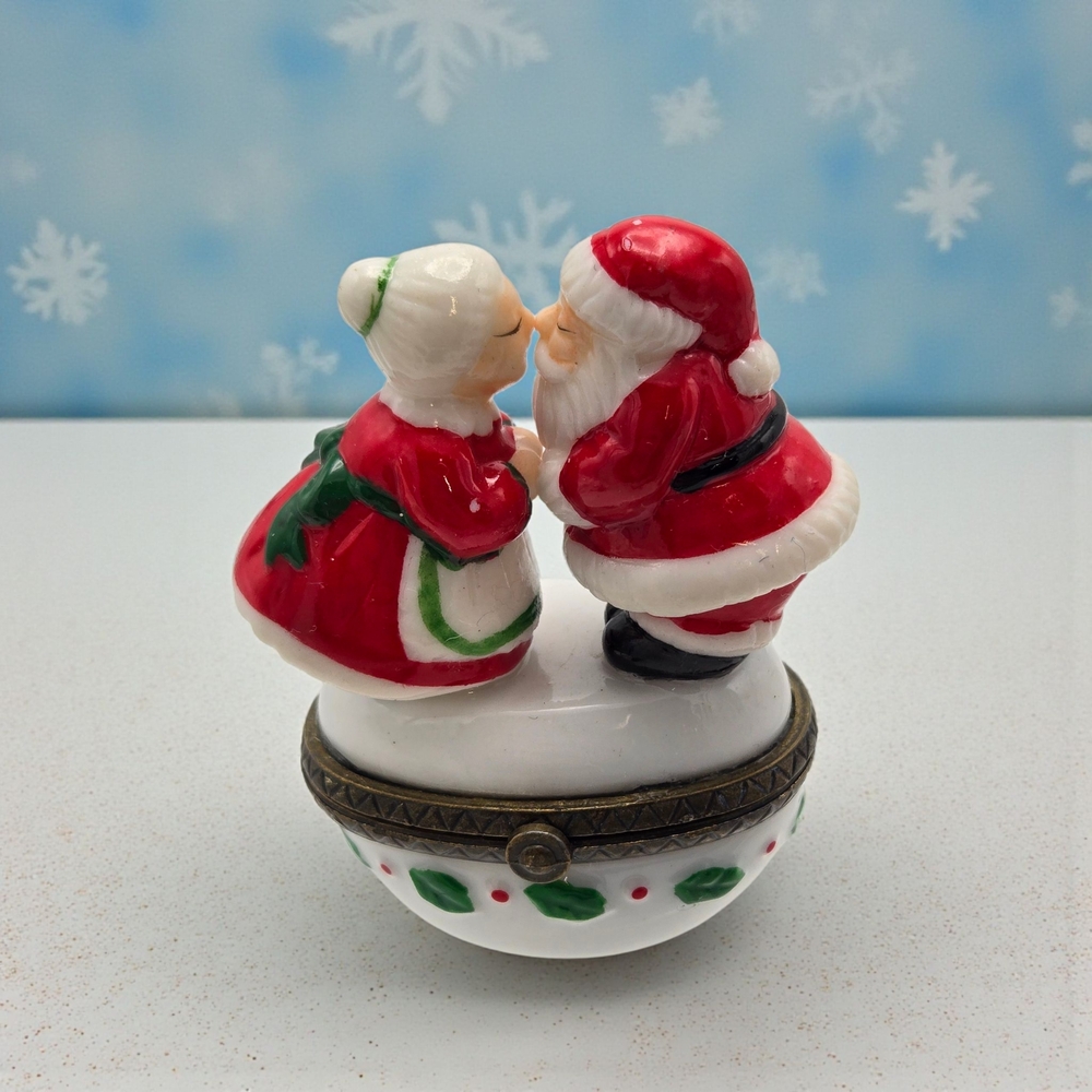 Vintage Kissing Sant & Mrs. Clause PHB Porcelain Hinged Trinket Box